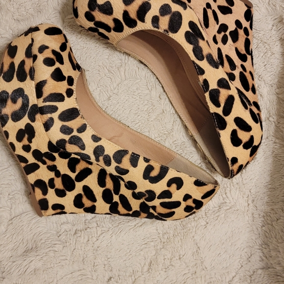 Steve Madden PAMMYY-L cow fur leopard print wedges - Picture 3 of 5